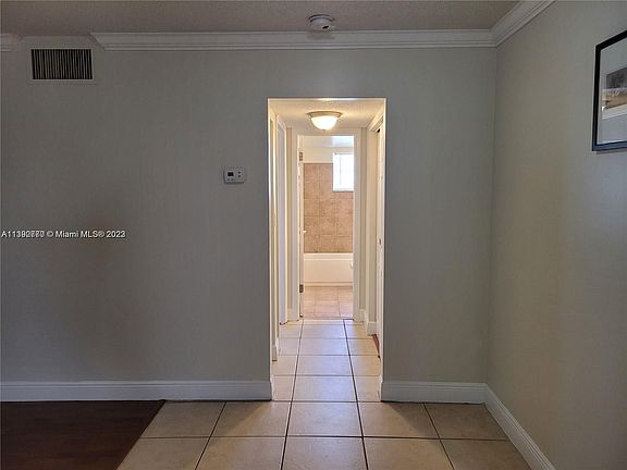 5th image of 2008 Jackson St APT E4