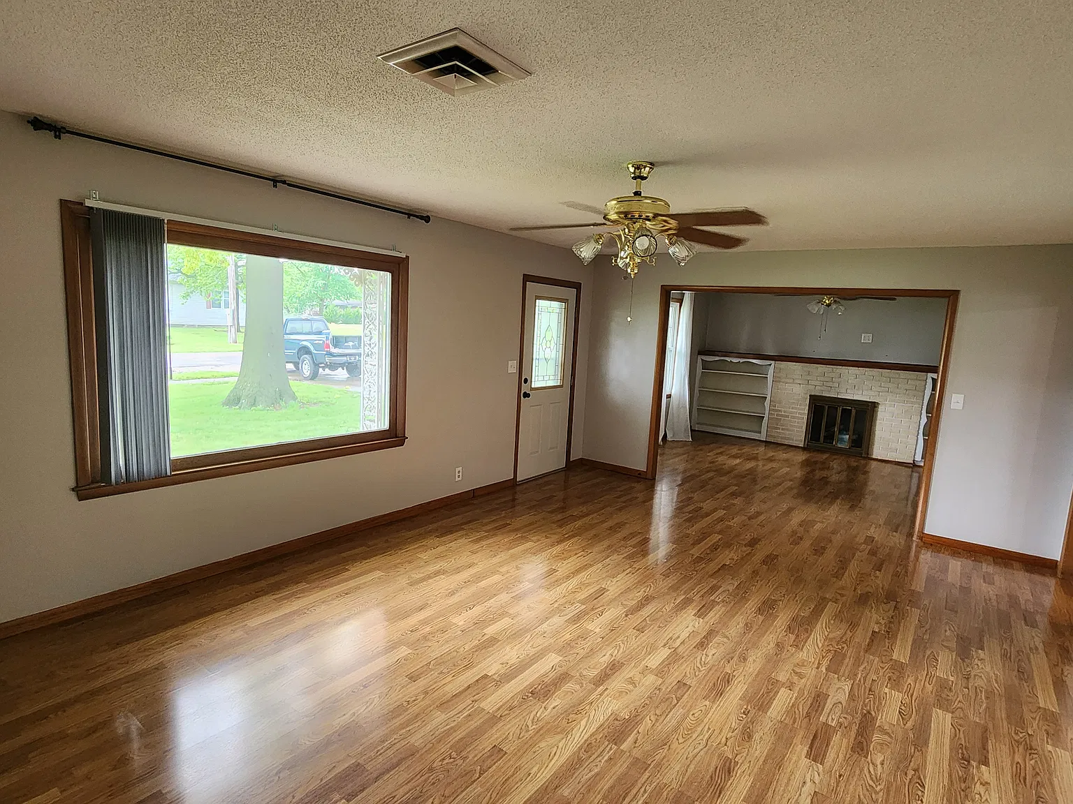 2 bed, 1.5 bath, 1586 sqft, $1,250 — Photo 3