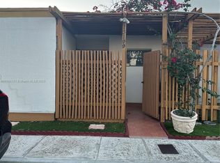 13199 SW 11th Lane Cir, Miami, FL 33184