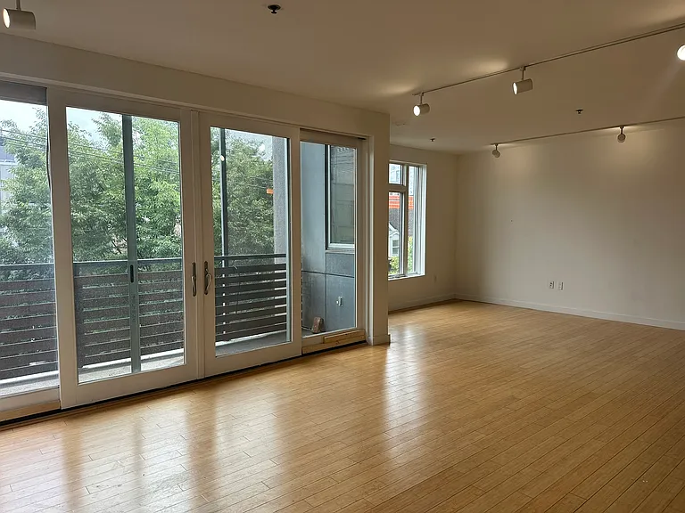 1112 N 3rd St #7 — Photo 1