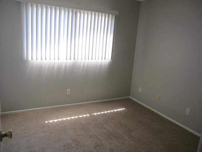 1561 E Fairfield Ct #3 — Photo 5