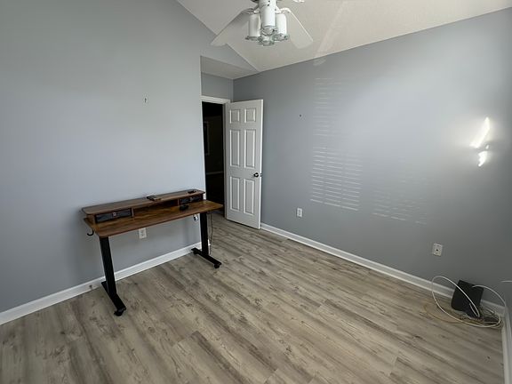 5th image of 57 Great Lakes Rd