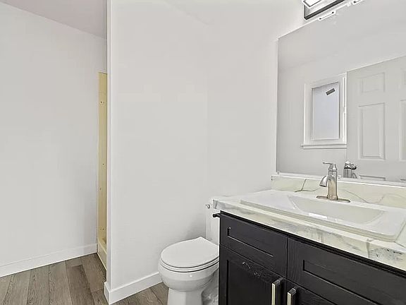 5th image of 4020 Clinton Ave #B