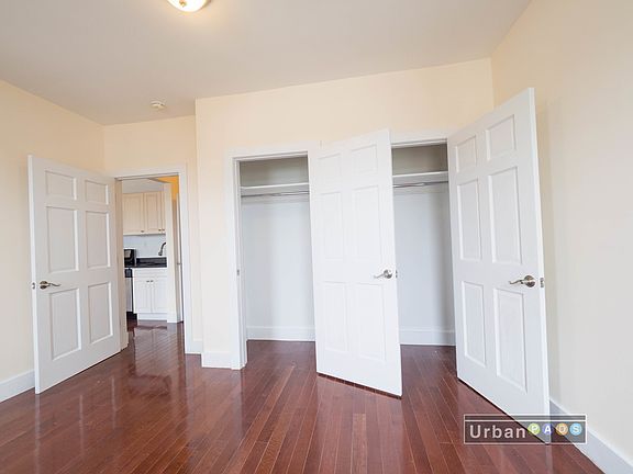 4th image of 220 Macon St #7