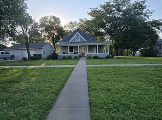 298 4th St, Phillipsburg, KS 67661