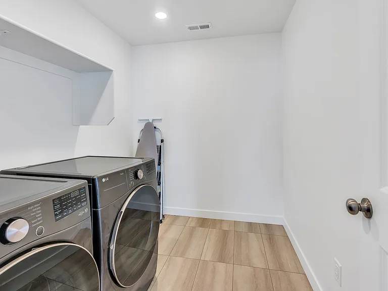 3218 S Hollow Way — Photo 13