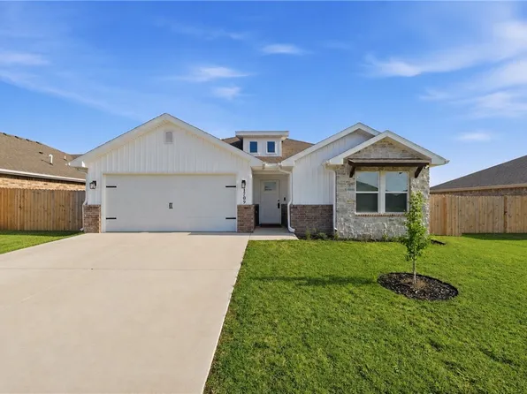 1709 Bugg St, Pea Ridge, AR 72751