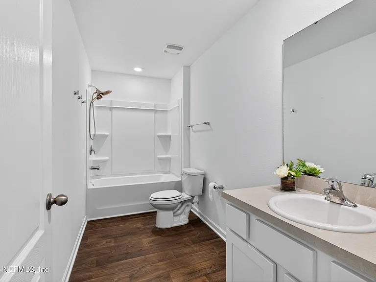 163 Silver Birch St — Photo 16
