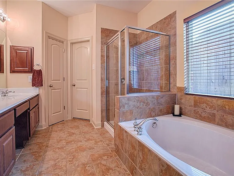 12500 Calistoga Way — Photo 15