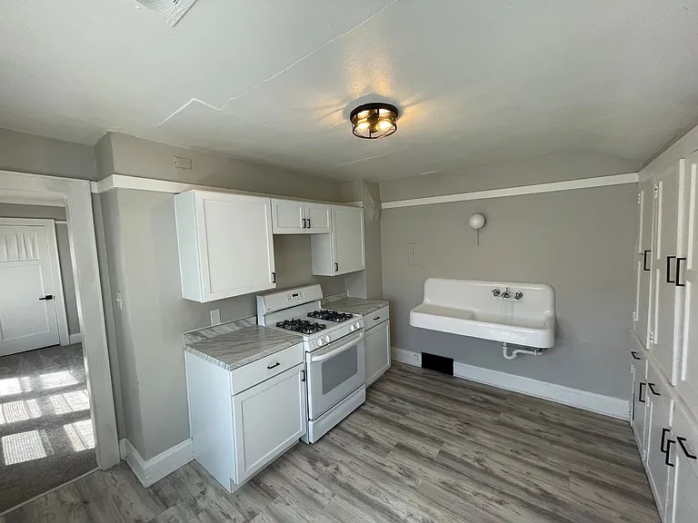 2338 W Keefe Ave #2338A — Photo 6