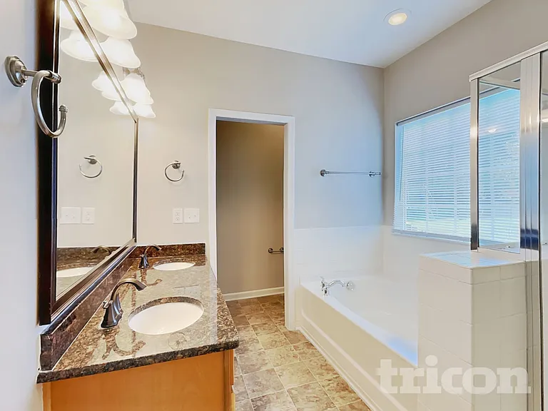 15609 Carrington Ridge Dr — Photo 11
