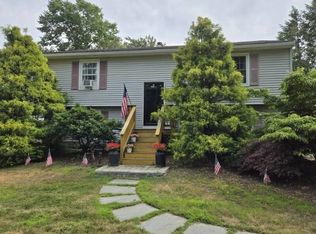 28 Rocks Rd, Seabrook, NH 03874