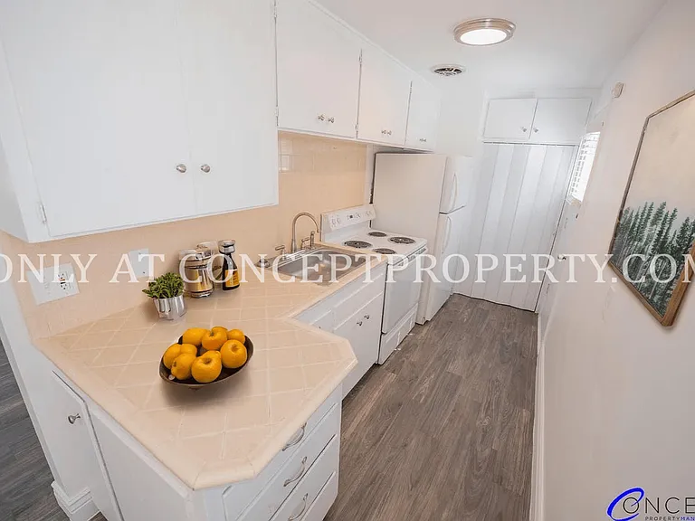 227 E St — Photo 64