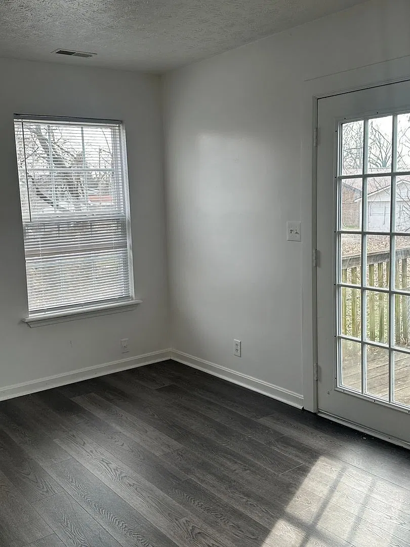 5 Bed / 1.5 Bath — Photo 4