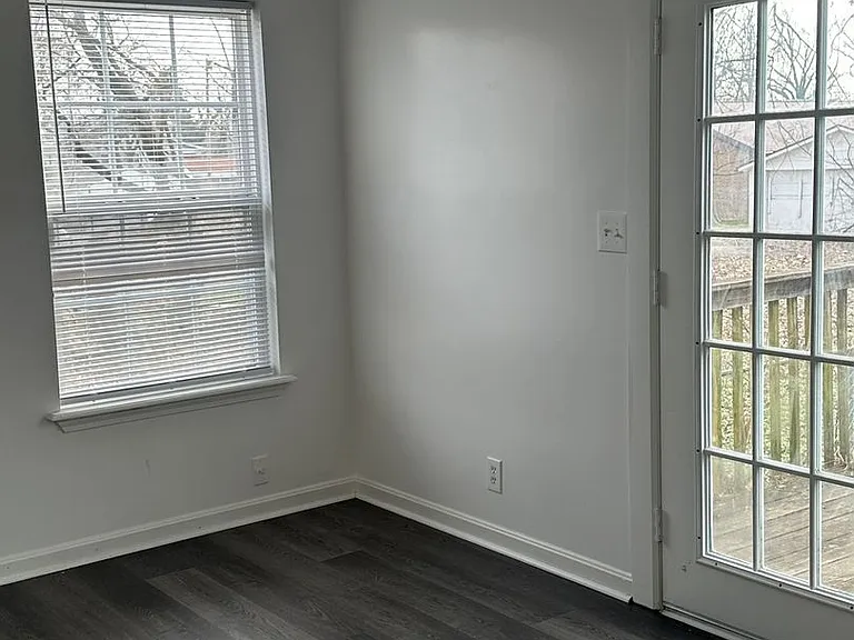 4220 Sunset Ave — Photo 4