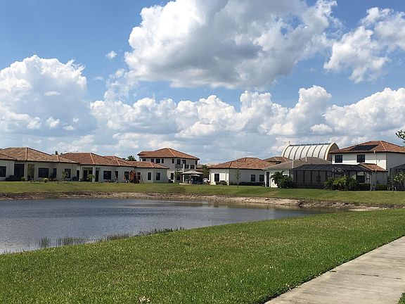 4th image of 5040 Trevi Ave