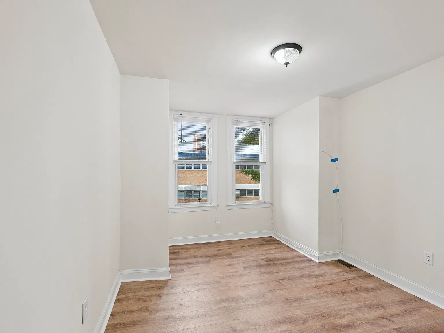 3 bed, 1.5 bath, 1170 sqft, $1,900 — Photo 3