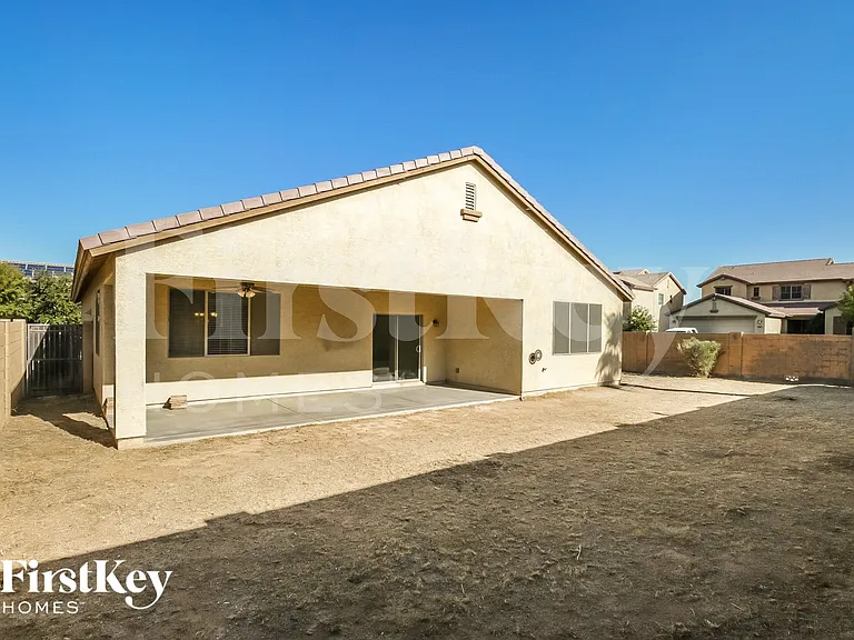 635 W Desert Hills Dr — Photo 15
