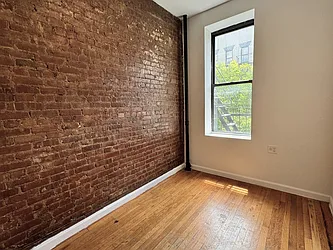 Rented by KNOCKKNOCK LLC