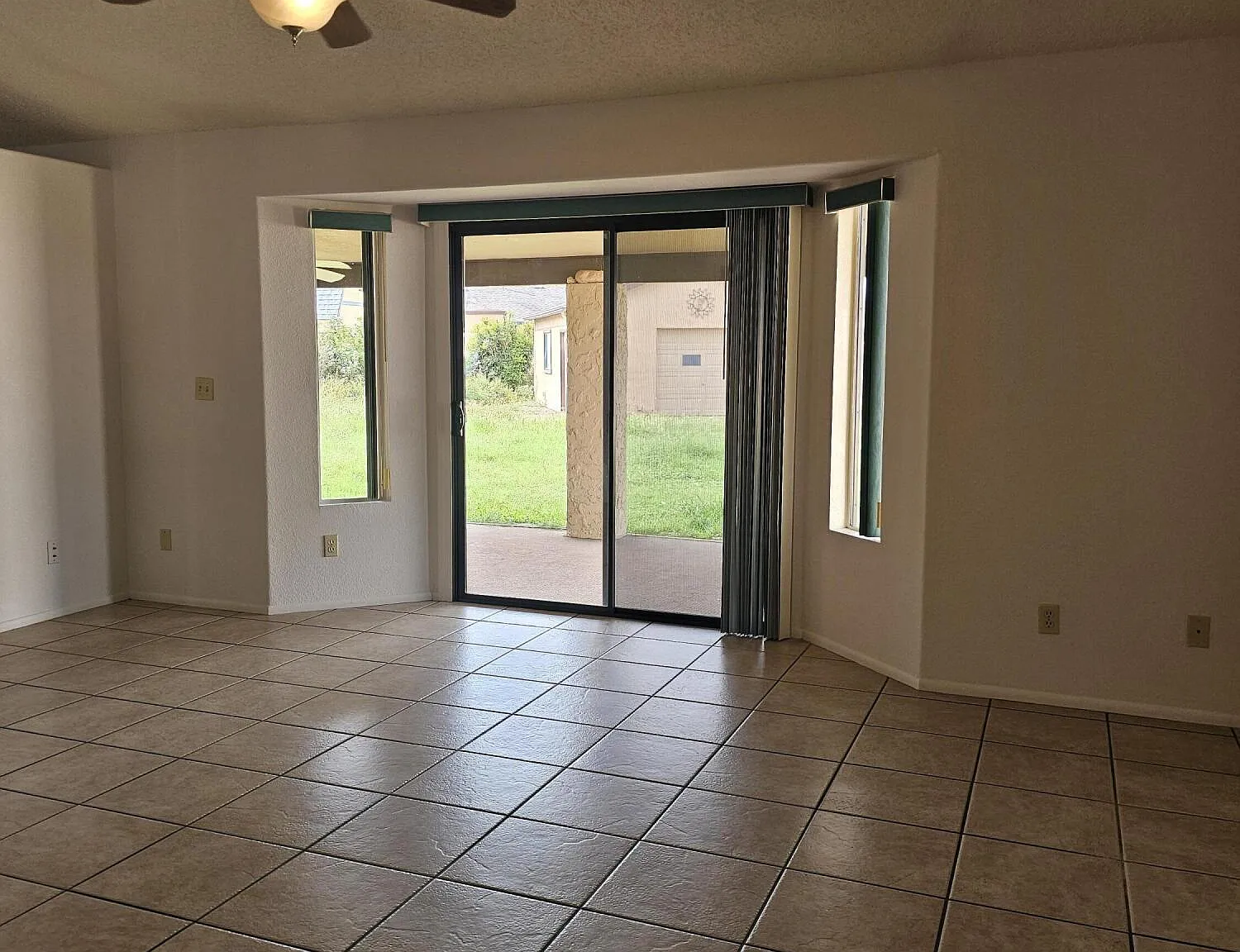 4 bed, 2.0 bath, 2148 sqft, $1,900 — Photo 3
