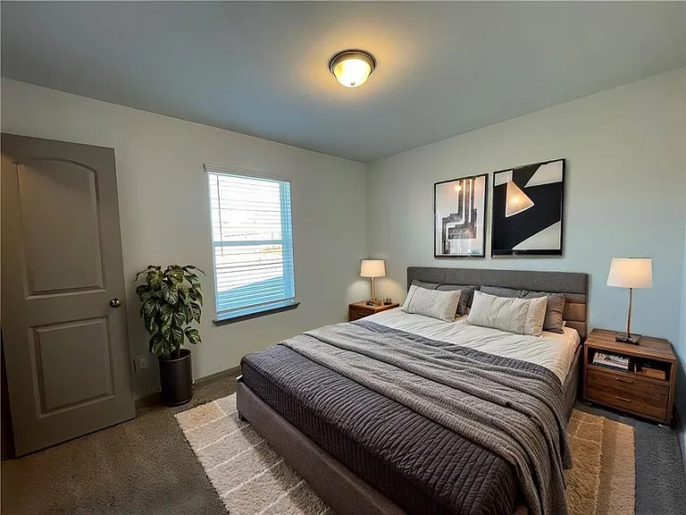 917 Hollyhock Dr — Photo 19