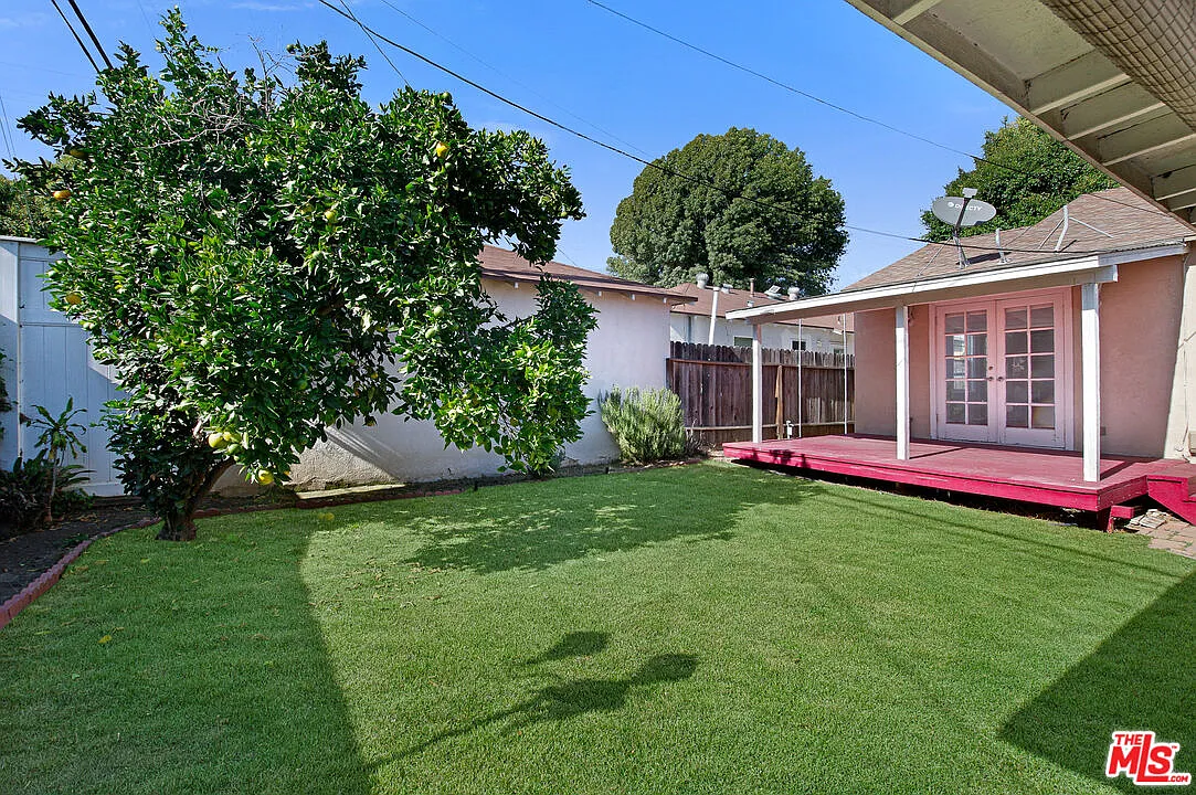 3 bed, 2.0 bath, 1396 sqft, $6,000 — Photo 1