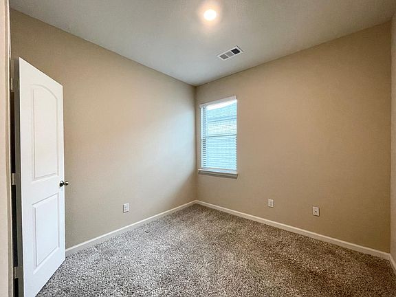5th image of 1907 Dahlia Way