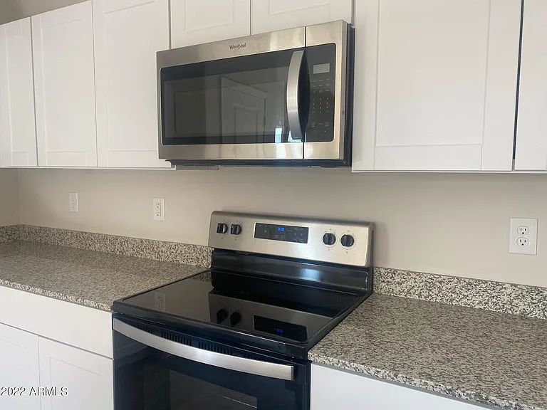 2052 E Velvet Pl — Photo 3