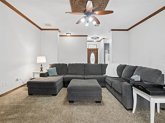 5th image of 9932 SW 35th St