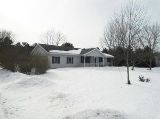 1075 E Main St, Oregon, IL 61061