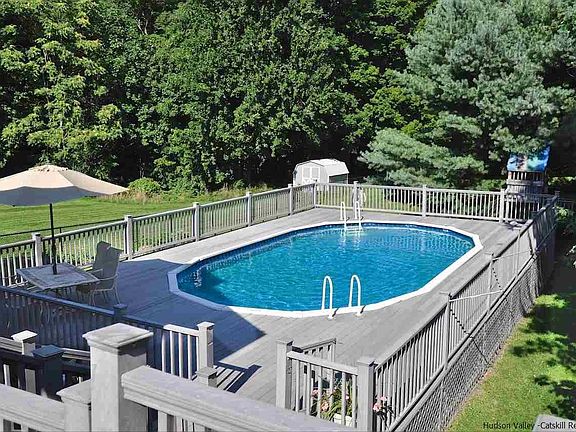 2nd image of 8 Brookview Ln