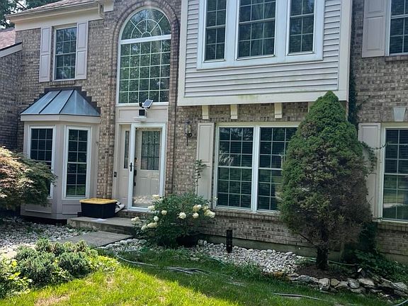 3rd image of 1972 Wedgewood Ln