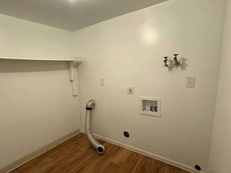 321 S Salem St — Photo 25
