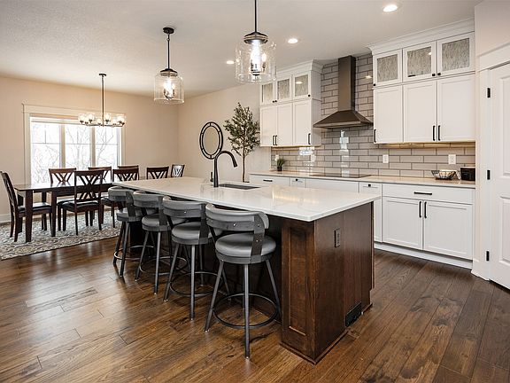 3rd image of 15034 Walnut Meadows Dr