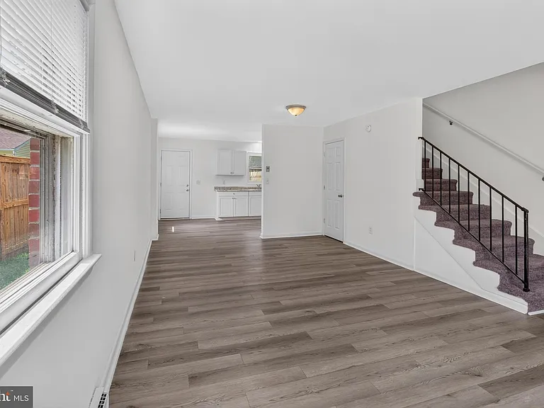 351 Calvert St — Photo 12
