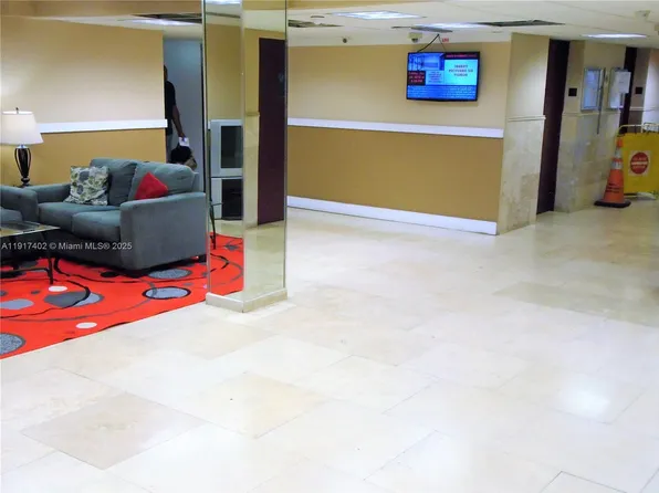 4174 Inverrary Dr, Fort Lauderdale, FL