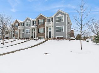 308 Niagara Dr, Volo, IL 60073