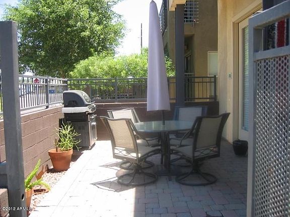 Private enclosed patio