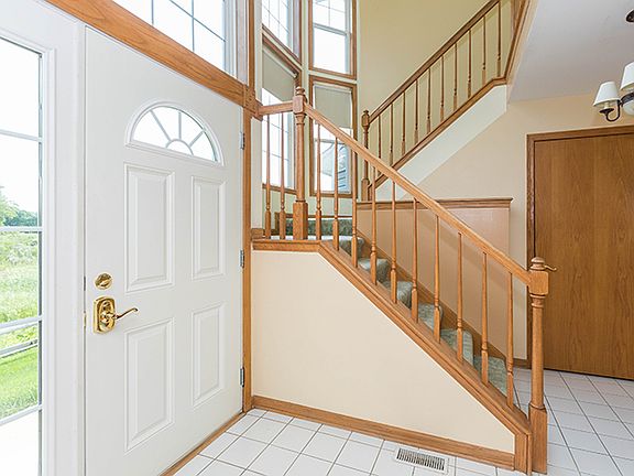 4th image of 340 Kresswood Dr