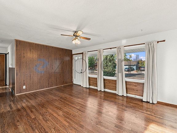 5th image of 32 Dudley Ave