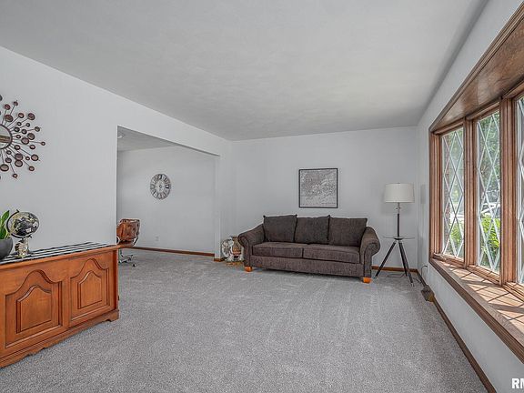 3rd image of 2672 W 34th St