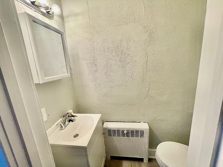 810 Amity Street — Photo 10