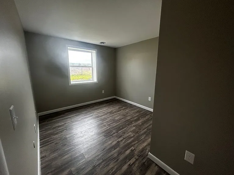 211 Tompkins St — Photo 17