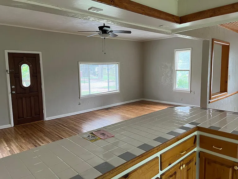 1623 W Harrison Ave — Photo 13