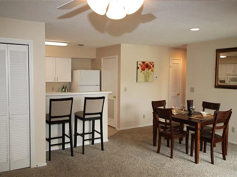 The Ethans Apartments — Photo 28