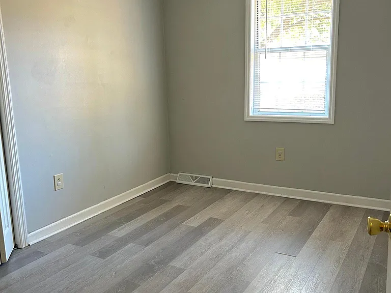 314 Barry Dr — Photo 9