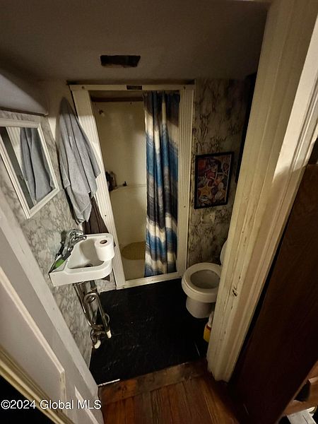 5th image of 17 William Street