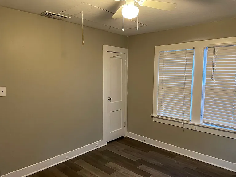 704 Williams Ave — Photo 20