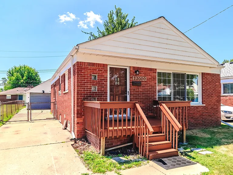 23000 Alger St — Photo 2