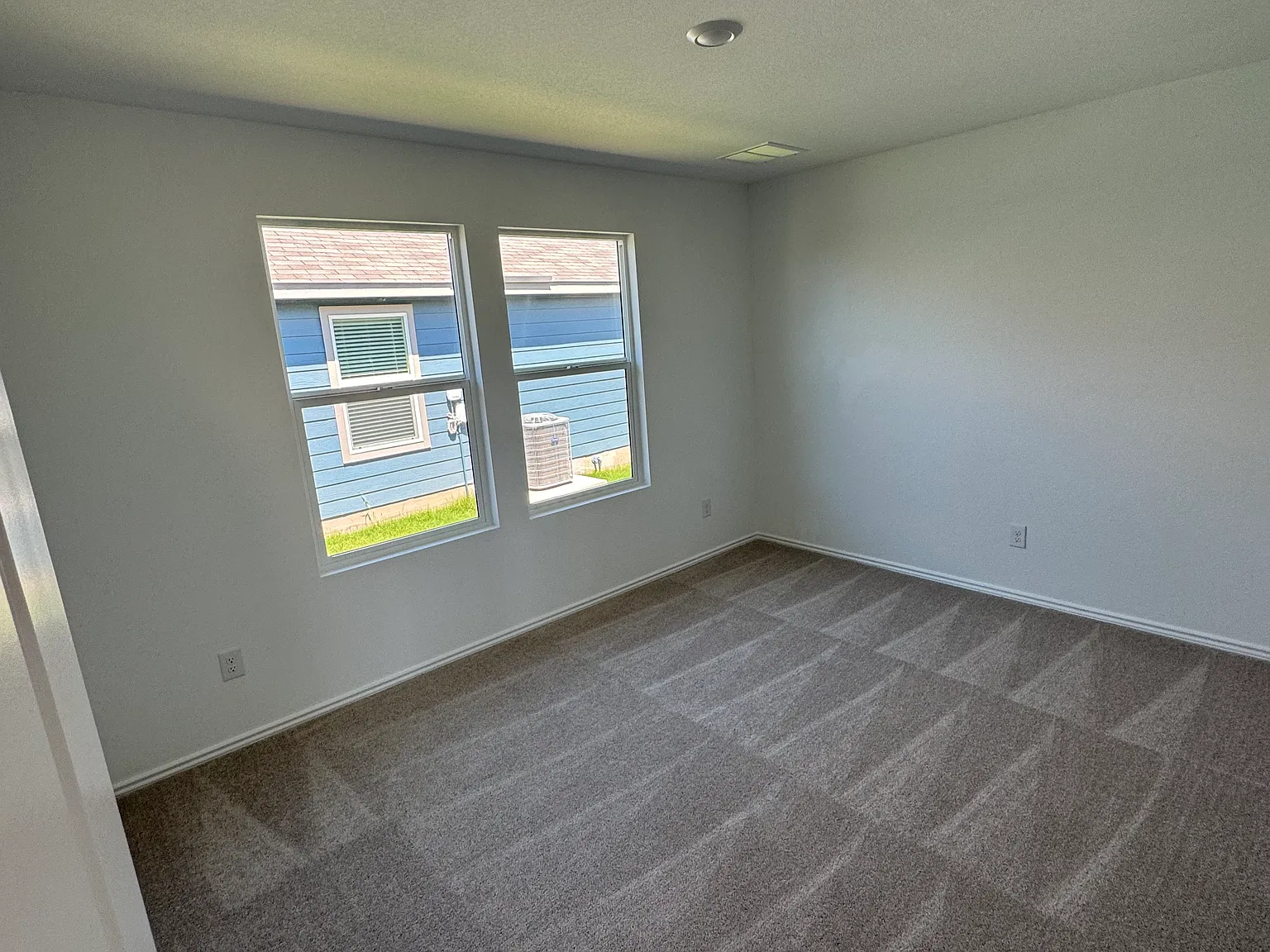 134 Avre Loop — Photo 4